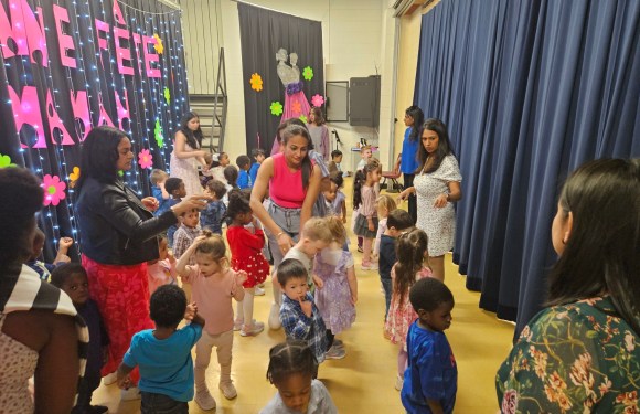 20240510_162231_resized_1 Célébrer la fête des mères à la Garderie Petit Baobab