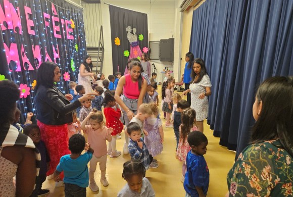 Célébrer la fête des mères à la Garderie Petit Baobab
