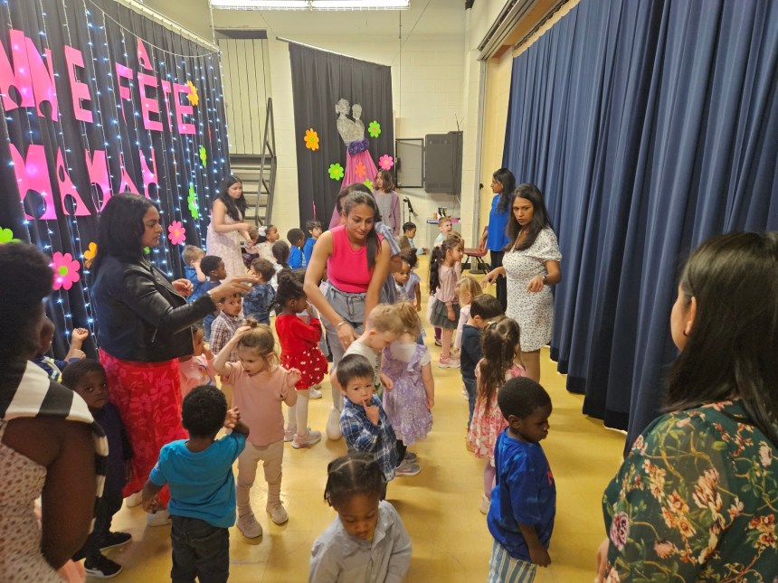 Célébrer la fête des mères à la Garderie Petit Baobab